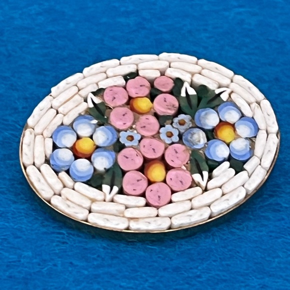 Mint Vintage 1960s Italian White Flower Micro Mosaic Brooch Very Nice 2"  by 1" - Picture 3 of 6